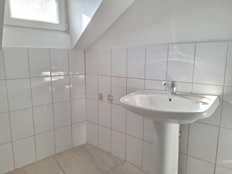 Apartament cu 2 camere semidecomandat în Polonă