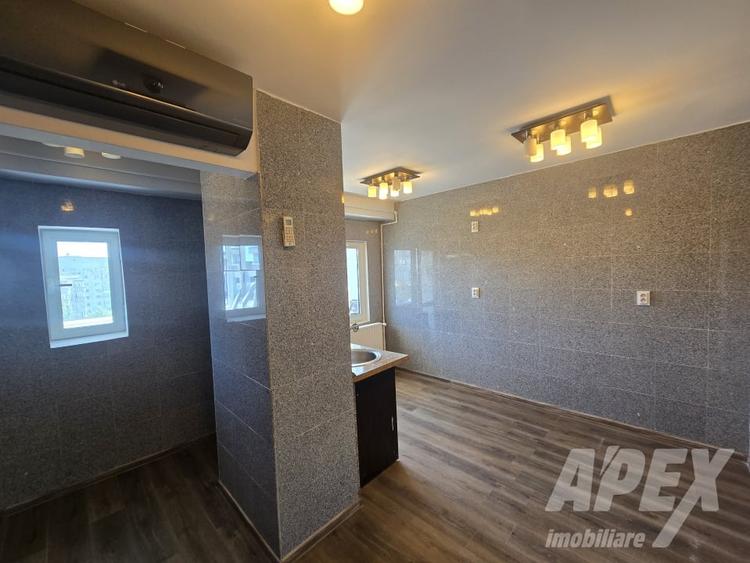 Apartament cu 2 camere semidecomandat, mobilat în Decebal