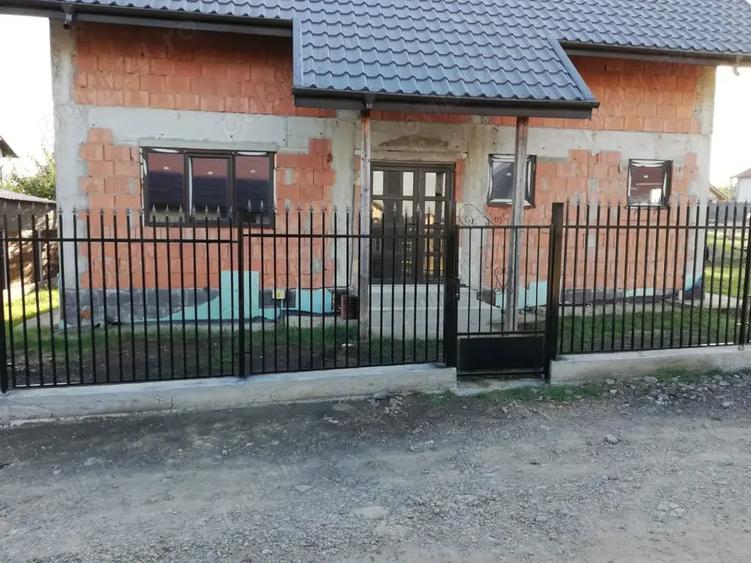 Casă cu 5 camere cu Teren 823 Mp în Horpaz