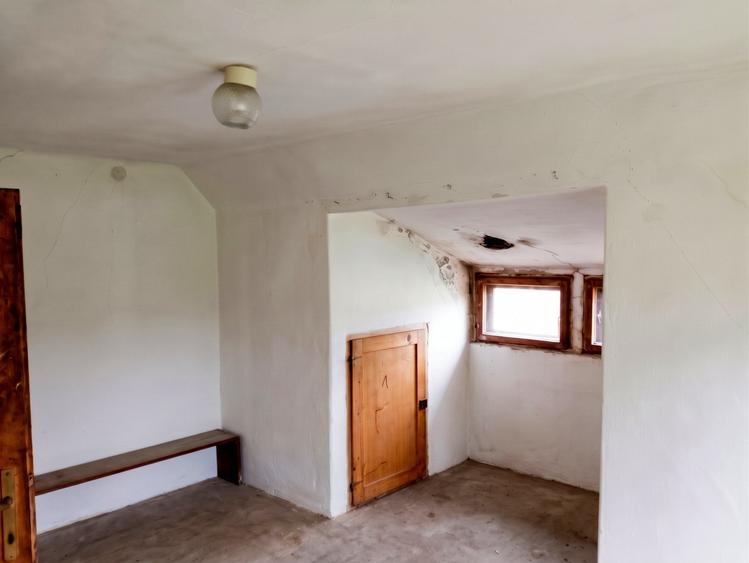Casă cu 6 camere cu Teren 749 Mp în Predeal
