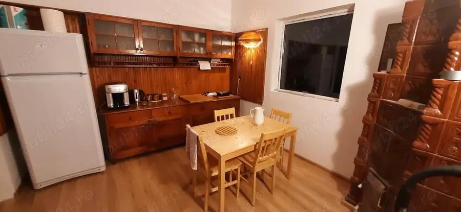 Casă cu 6 camere cu Teren 3000 Mp în Grădiștea