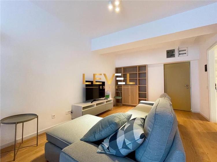 Apartament cu 3 camere decomandat, mobilat în Aviației