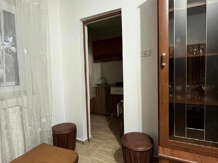 Garsonieră decomandată în Central
