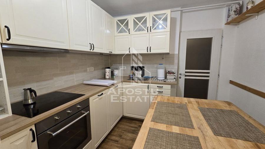 Apartament cu 3 camere decomandat, mobilat în Torontalului