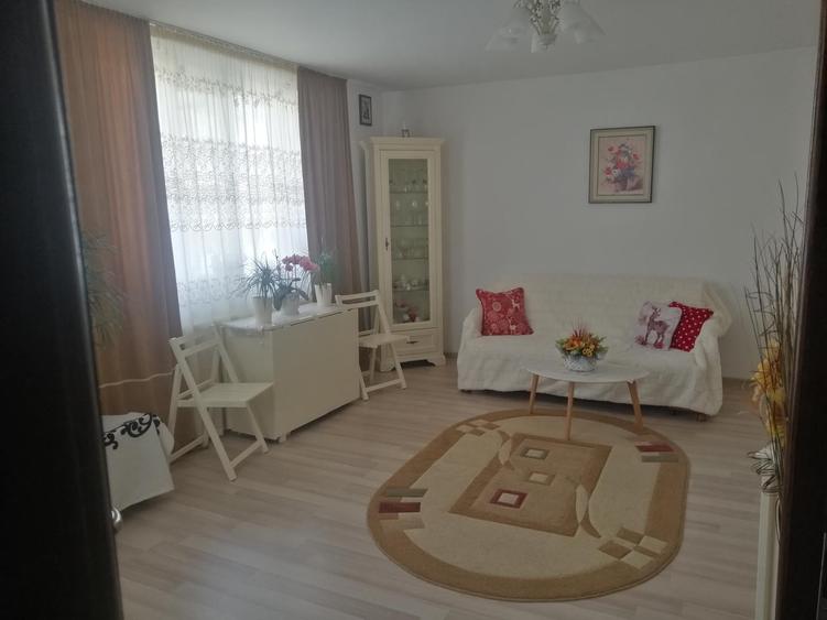 Apartament cu 2 camere decomandat, mobilat în Mărăței