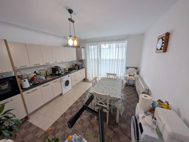 Apartament cu 2 camere semidecomandat, mobilat în Mănăștur