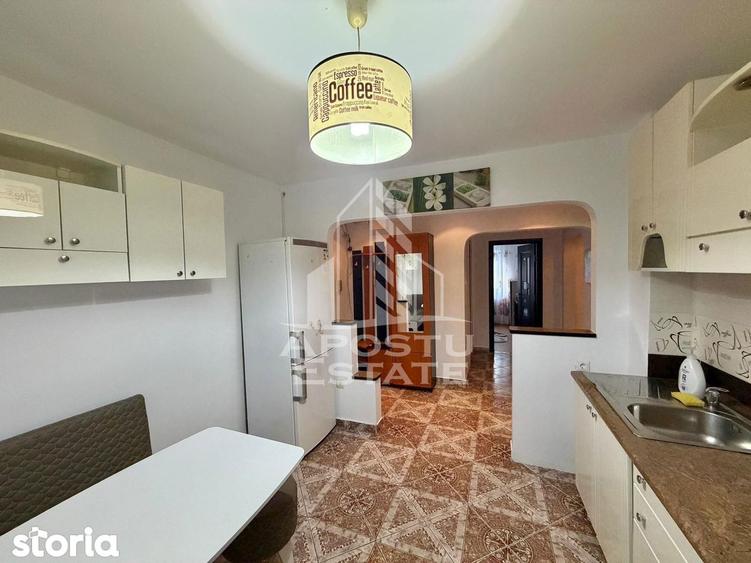 Apartament cu 3 camere, mobilat în Lipovei