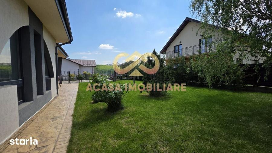 Casă cu 5 camere cu Teren 1700 Mp în Bucium