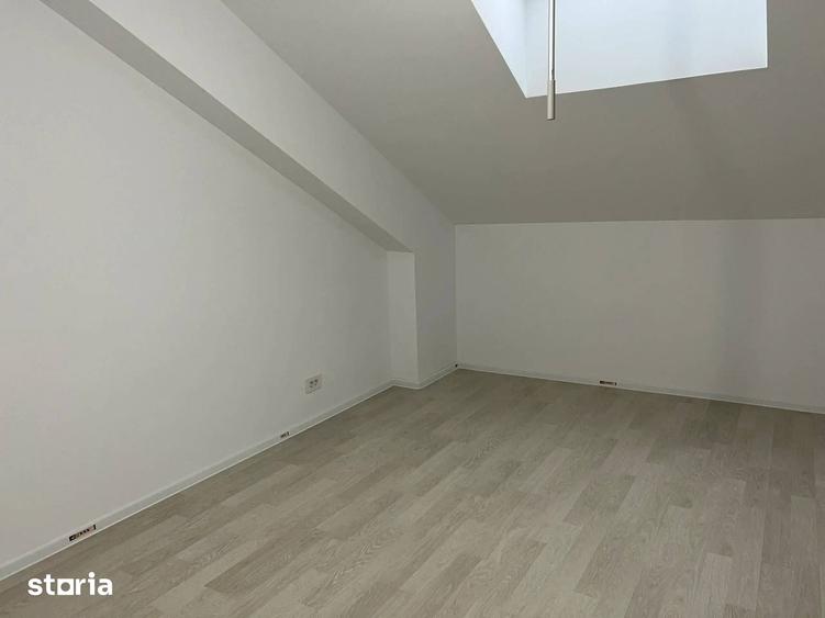Apartament cu 4 camere decomandat în Titan