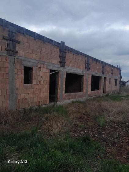 Casă cu Teren 300 Mp în Micești