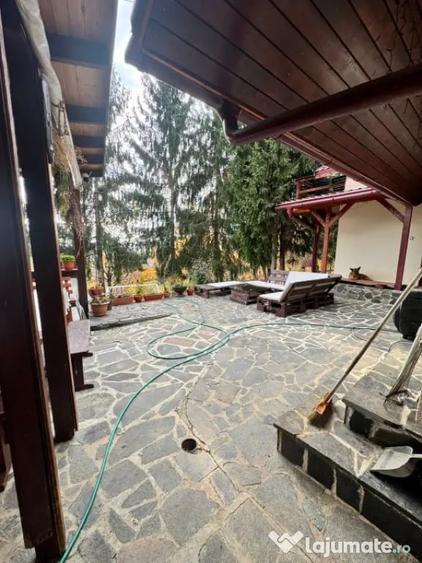 Casă cu 4 camere cu Teren 1527 Mp în Tăuții de Sus