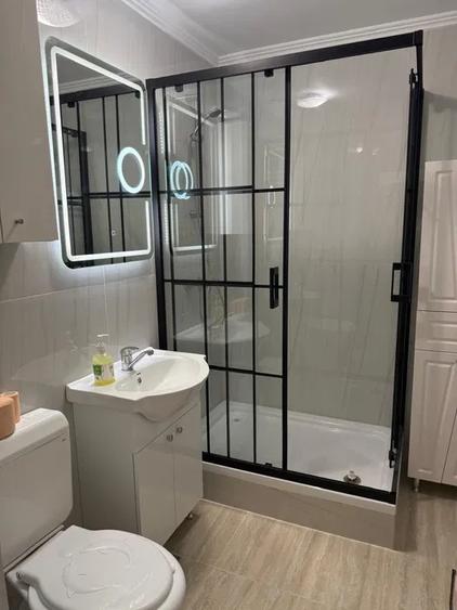 Apartament cu 2 camere decomandat, mobilat în Văcăresti