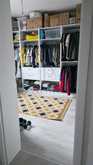 Apartament cu 4 camere decomandat, mobilat în Dumbrăvița