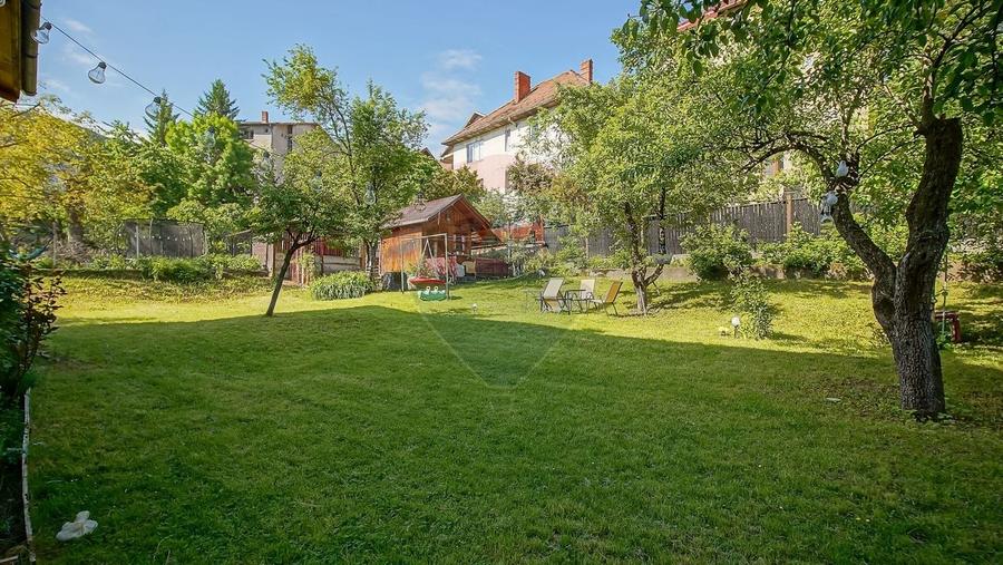 Apartament cu 4 camere decomandat în Centrul Istoric