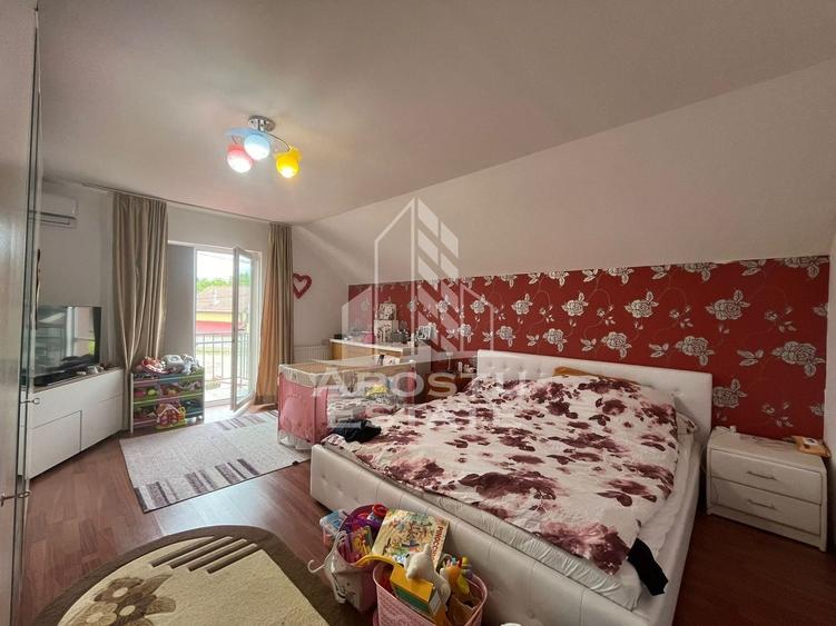 Duplex cu 4 camere cu Canalizare în Utvin