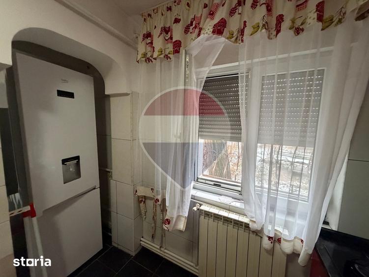 Apartament cu 3 camere, mobilat în Central