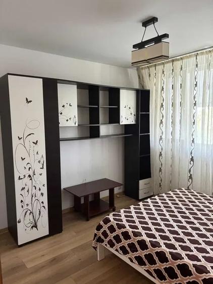 Apartament cu 2 camere semidecomandat, mobilat în 1 Mai