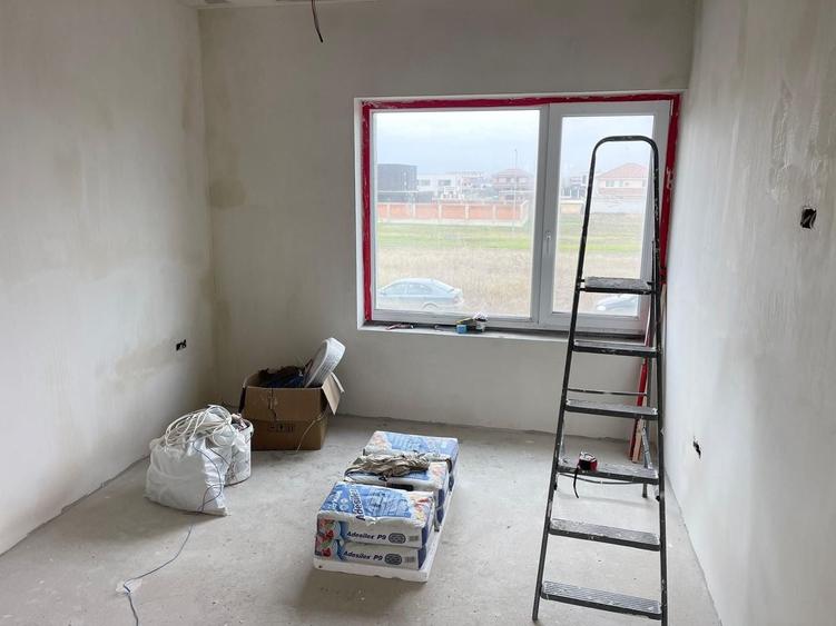 Apartament cu 3 camere decomandat în Torontalului