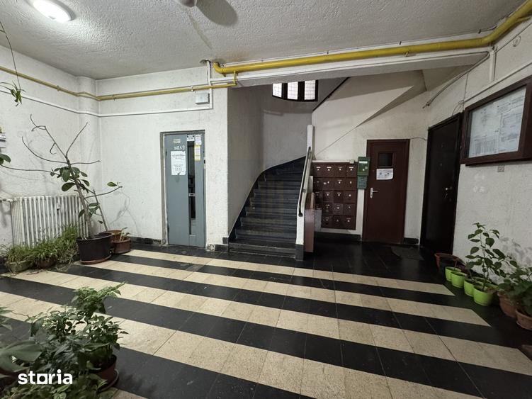 Apartament cu 3 camere semidecomandat, mobilat în Eminescu