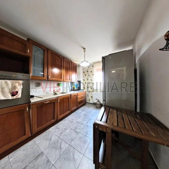 Apartament cu 3 camere decomandat în Ozana