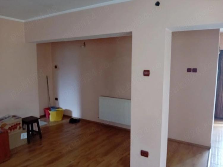 Casă cu Teren 220 Mp în Rahova