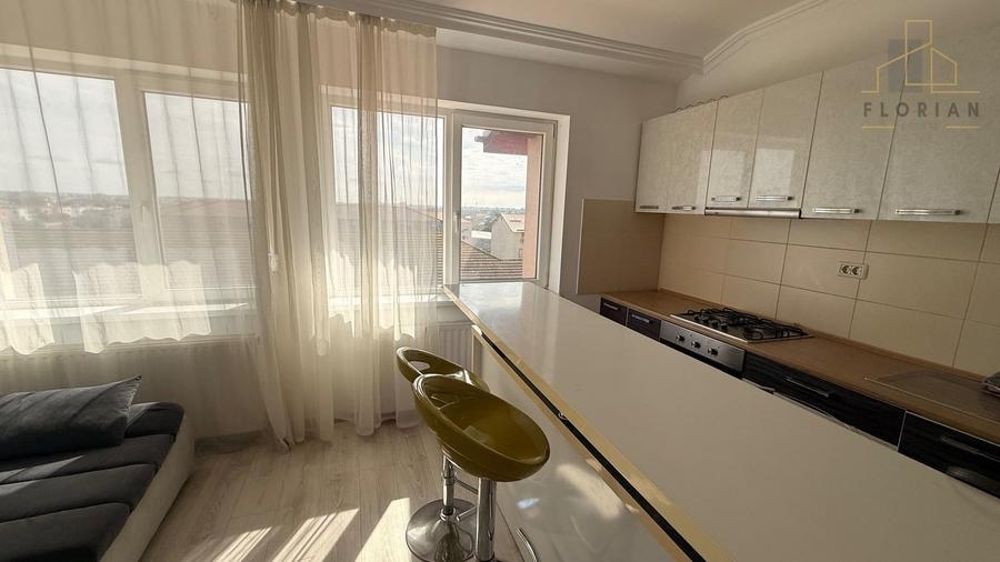Apartament cu 3 camere decomandat în Girocului