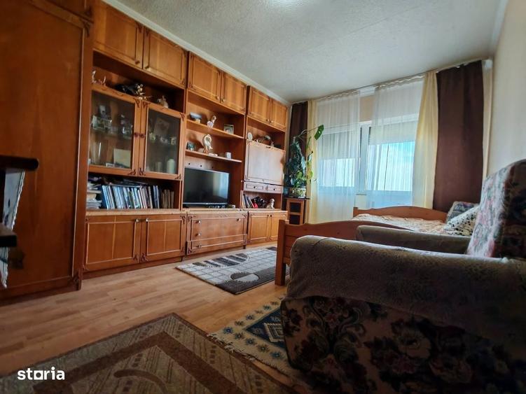 Apartament cu 3 camere decomandat în Rogerius