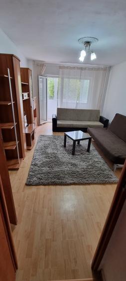 Apartament cu 2 camere semidecomandat în Teiul Doamnei