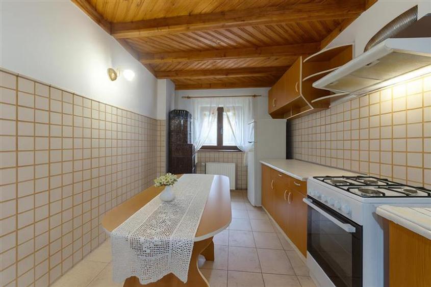 Casă individuală cu 7 camere cu Canalizare în Bran