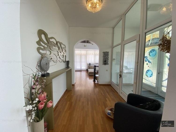 Duplex cu 4 camere cu Piscina în Iancu Nicolae