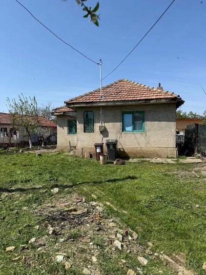 Casă cu Teren 2000 Mp în Gura Vadului