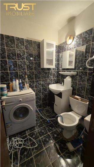 Apartament cu 3 camere decomandat în Plopilor