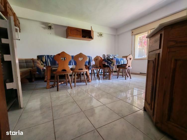 Apartament cu 4 camere decomandat în Central