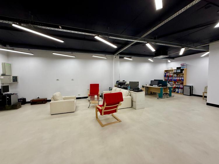 Spațiu comercial, de 182 mp, în Sisești