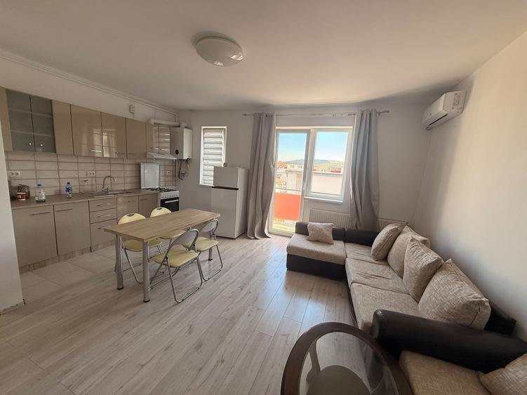 Apartament cu 2 camere semidecomandat în Florești