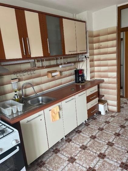 Apartament cu 2 camere decomandat, mobilat în Păcii