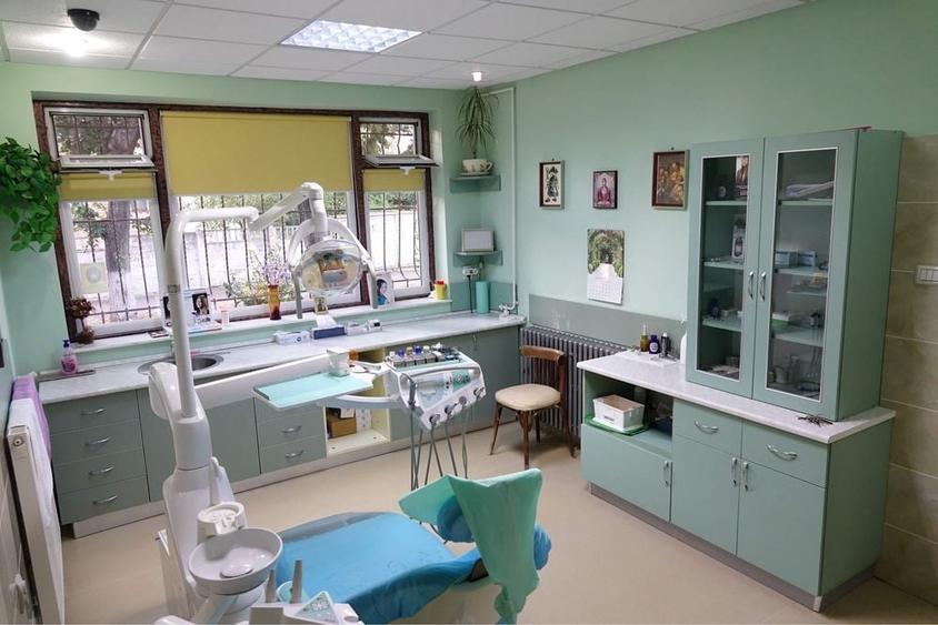 Vand/inchiriez spatiu stradal central amenajat cabinet stomatologic - 3