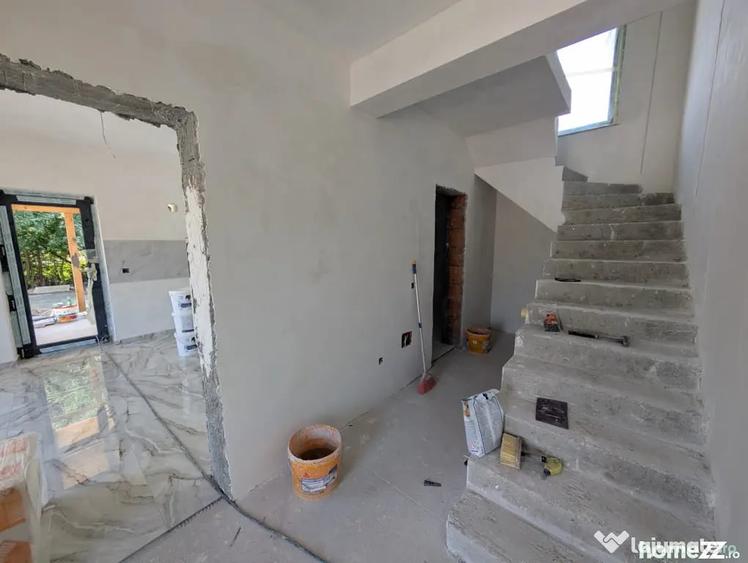 Casă cu 4 camere cu Teren 500 Mp în Măgura