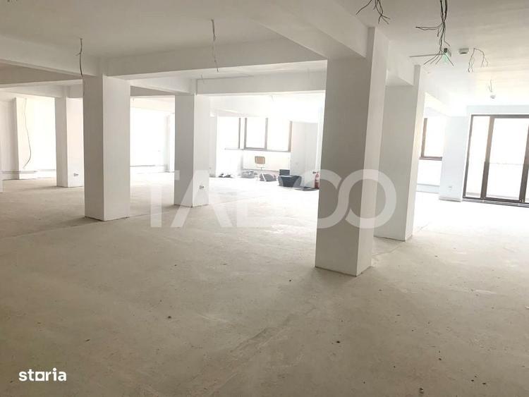 Spațiu comercial, de 300 mp, în Central