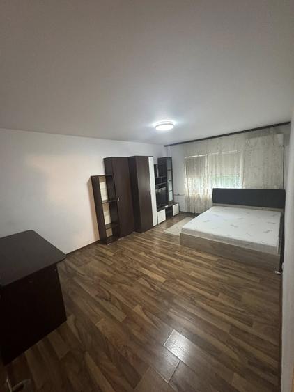 Garsonieră decomandată, mobilată în Târgu Cucu