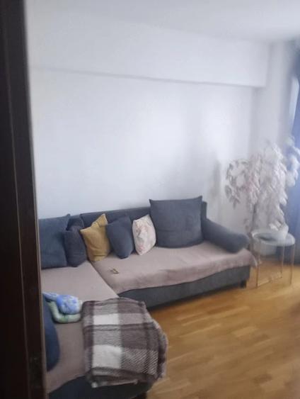 Apartament cu 3 camere decomandat în Brâncoveanu