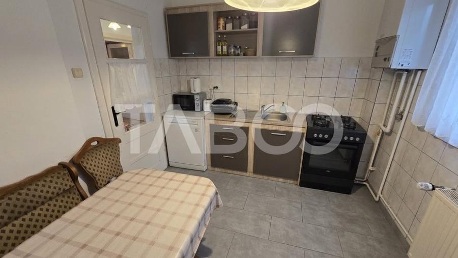 Apartament cu 3 camere decomandat, mobilat în Lazaret