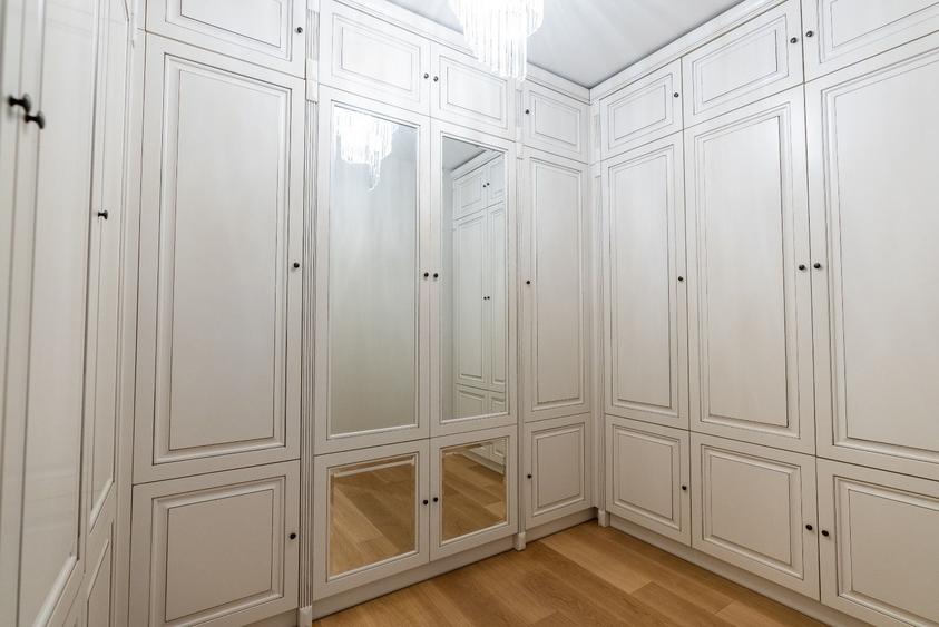 Apartament cu 4 camere semidecomandat, mobilat în Dorobanți