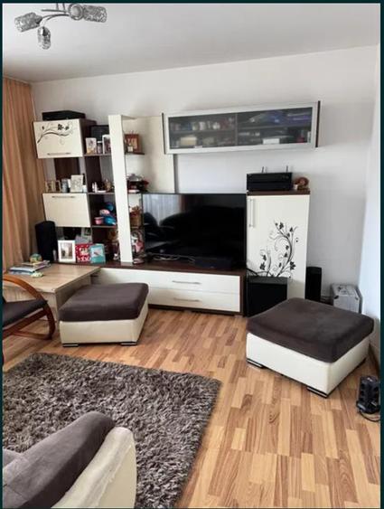 Apartament cu 2 camere semidecomandat, mobilat în Blumăna
