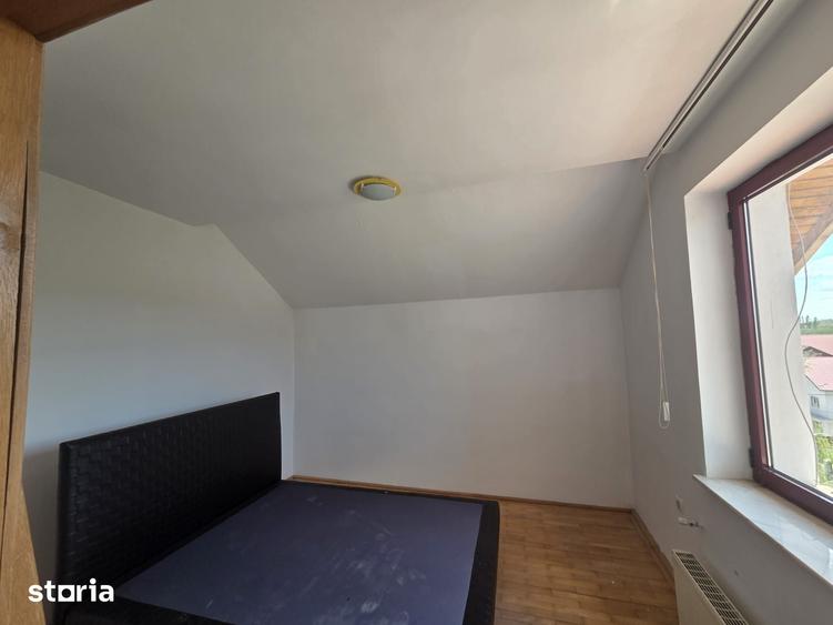 Casă cu 9 camere cu Teren 800 Mp în Prundu