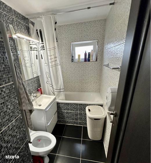 Apartament cu 4 camere semidecomandat în Rogerius