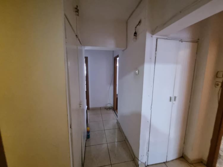 Apartament cu 3 camere decomandat, mobilat în Dristor