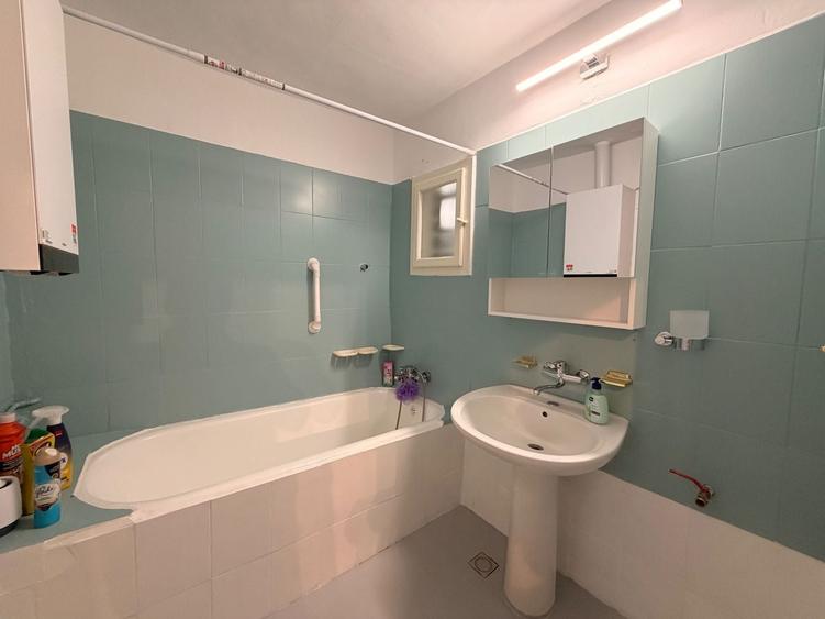 Apartament cu 2 camere decomandat în Eminescu