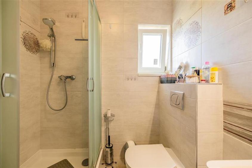 Casă individuală cu 4 camere cu Teren 228 Mp în Bartolomeu