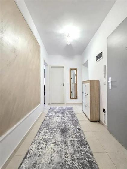 Apartament cu 3 camere decomandat, mobilat în Avantgarden